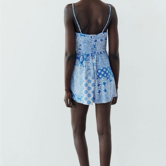 ZARA Women Printed Playsuit Romper Gathering Blue White Large NEW NWT - Picture 3 of 13